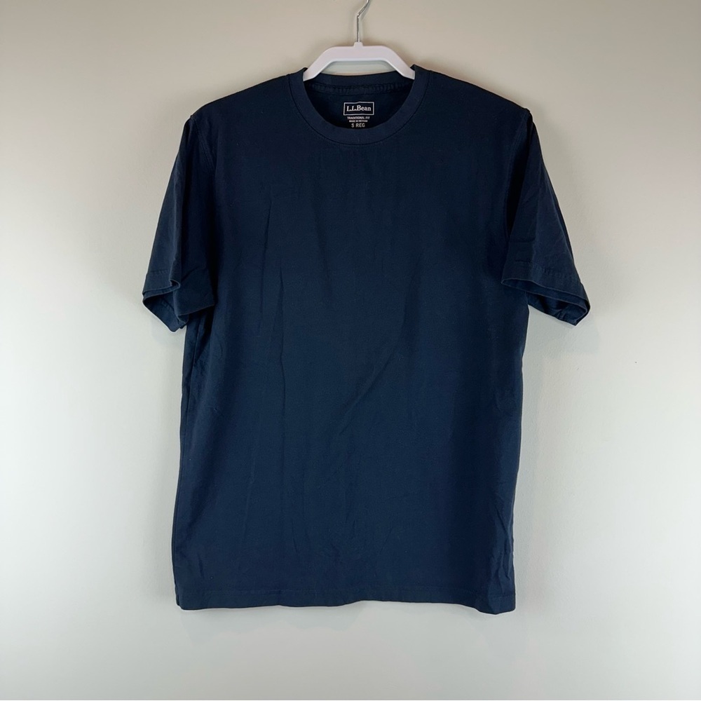 L.L. Bean Men’s Dark Blue Unshrinkable Traditional Fit Short Sleeve Tee Small